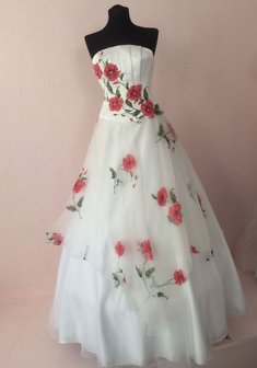 Свадебное платье С63200. С пышной юбкой, длинное без шлейфа.